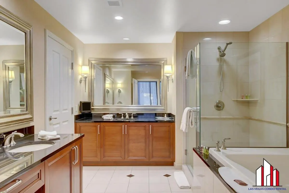Signature 2Br3Ba Balcony Combo Units 18-701 And 03 Las Vegas Semesterbostad