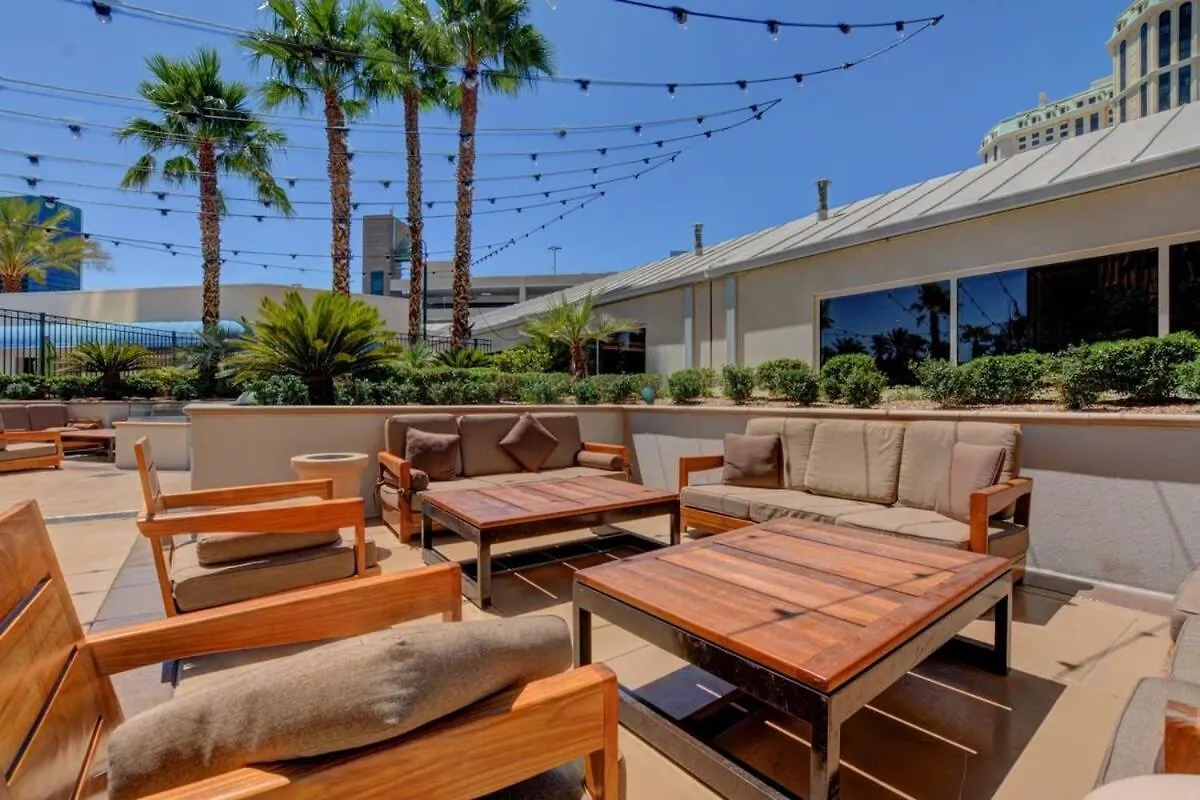 Signature 2Br3Ba Balcony Combo Units 18-701 And 03 Las Vegas